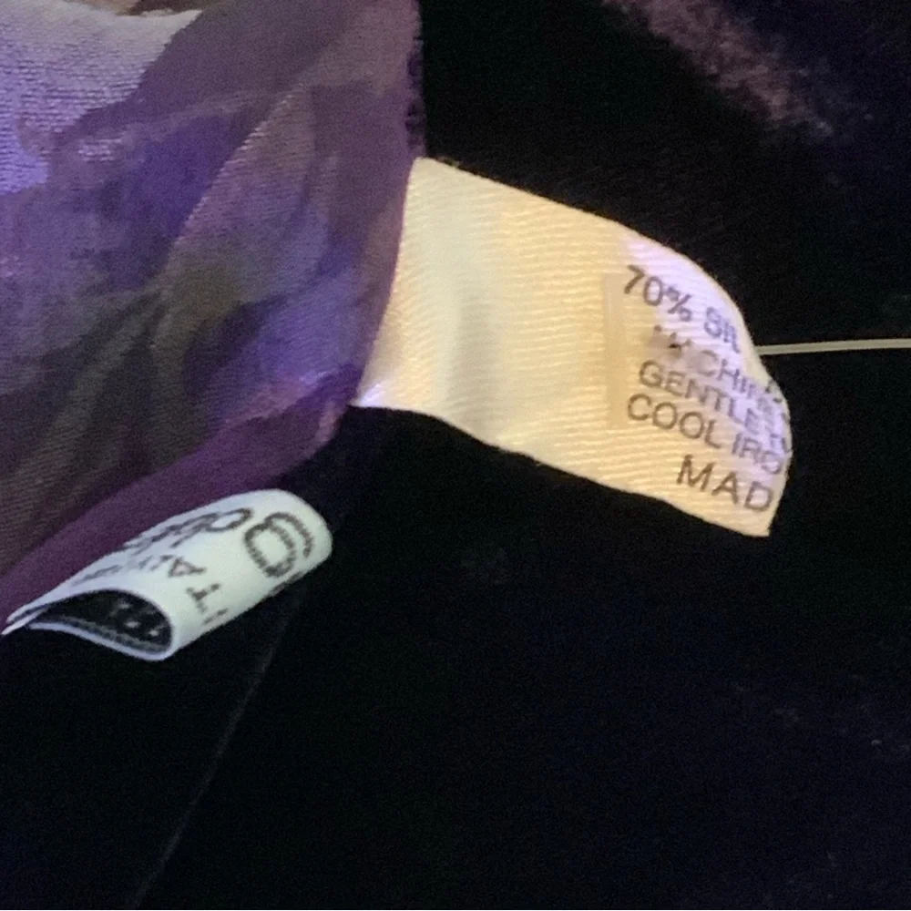 Bloomingdale’s Silk Blend Scarf  Purple Floral With Velvet Underside Reversible - Picture 10 of 10